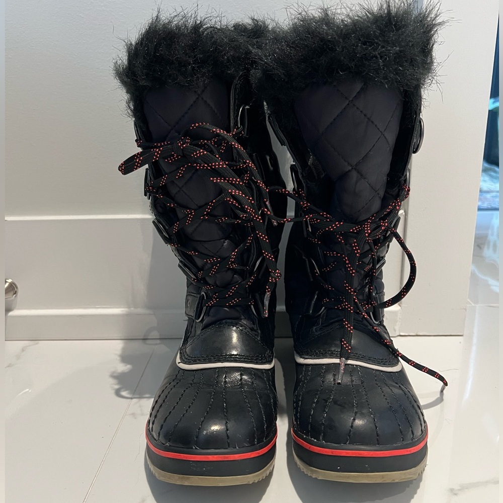 Sorel Black and Red Winter Boots
